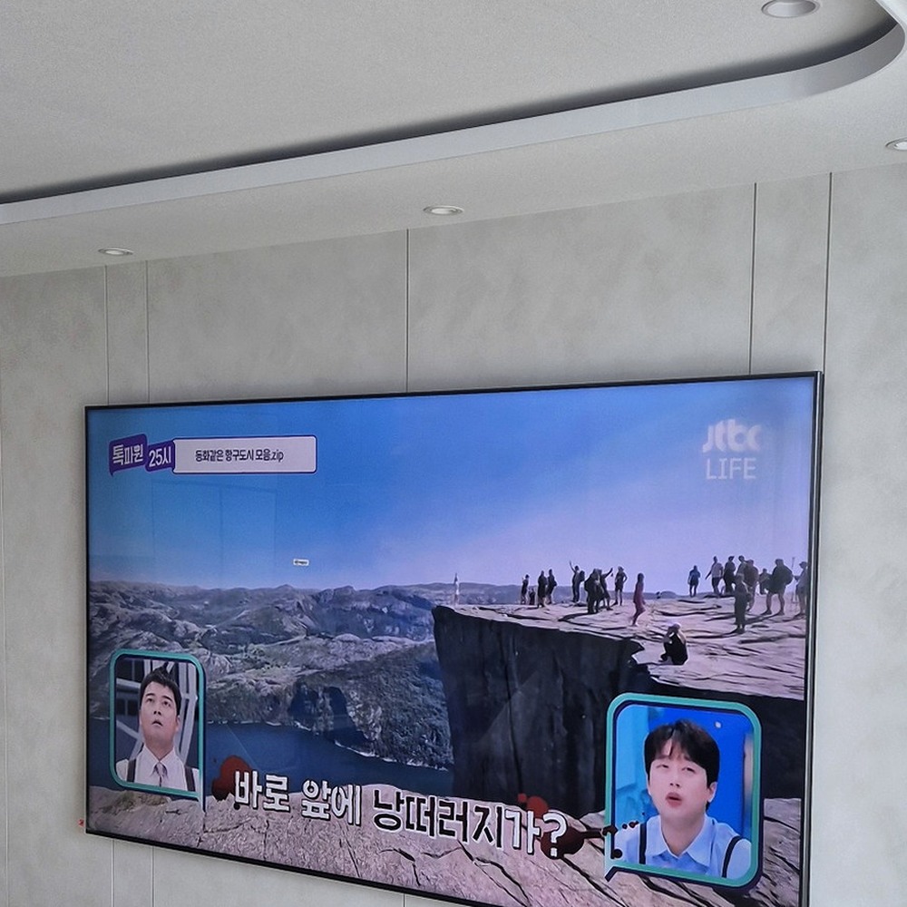 화면만 남기는 미니멀 배치 마무리 현장