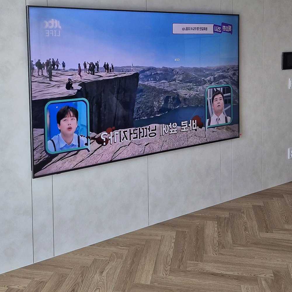 여러 주변기기를 쓰기 편하게 정렬 마무리 현장